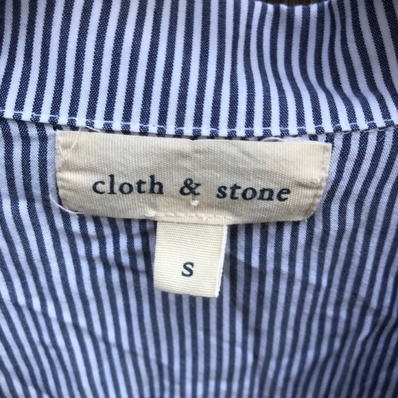 Cloth & Stone blue button down striped top S - Picture 3 of 4